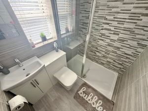 Islay Close Stanney Oaks